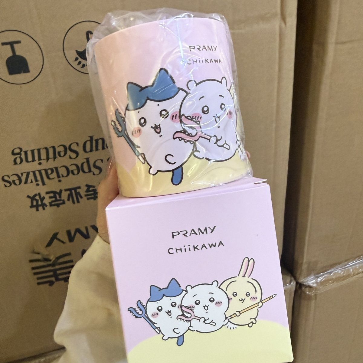 Chiikawa Co branded Makeup Bru - đánh giá và giá Stationery Office
